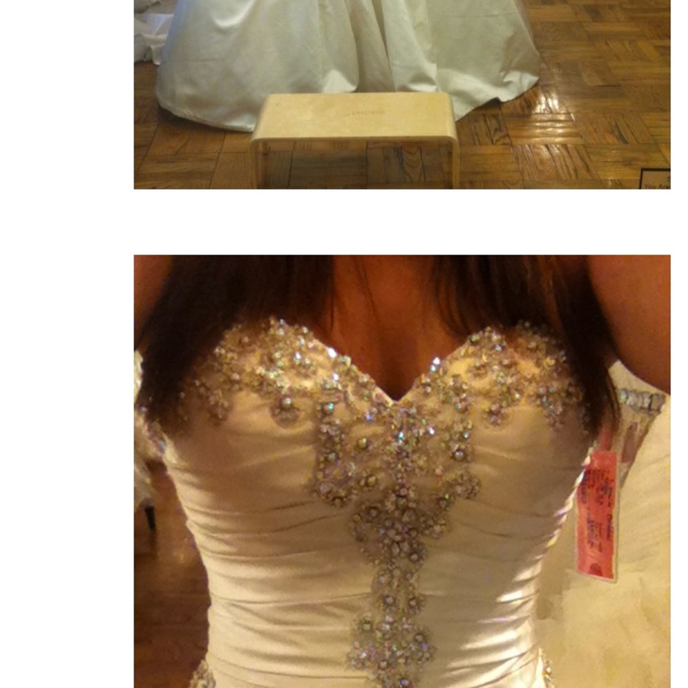 Wedding gown - Picture 1 of 6